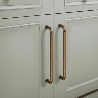 Center Cabinet Pulls